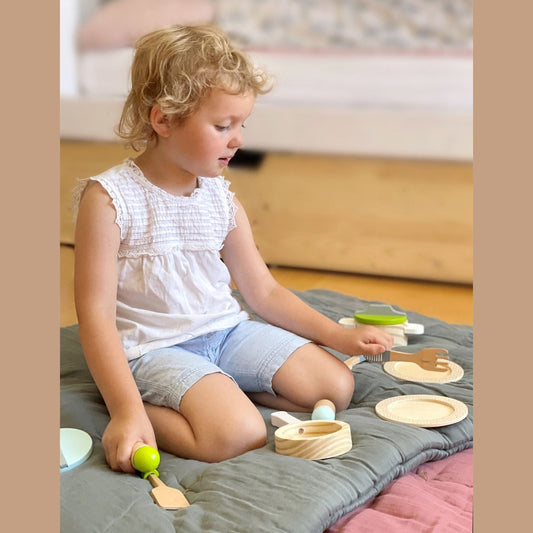 Geschirr- und Topfset Kinderküche