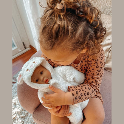 Babypuppe Lämmchen