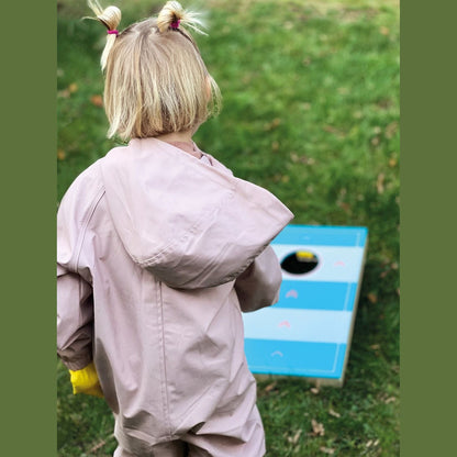 Cornhole und Sling Puck Spiel „Active“
